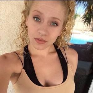 Meet your Posher, Alisa